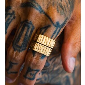 Relentless Betrayal - Sink or Swim rings (gold)